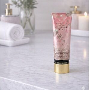 Victoria's Secret Champagne Petals Lotion 8 fl oz